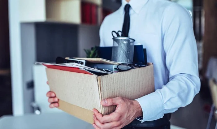 Val de disponibilizări în România: Ce companii taie posturi și ce domenii sunt lovite