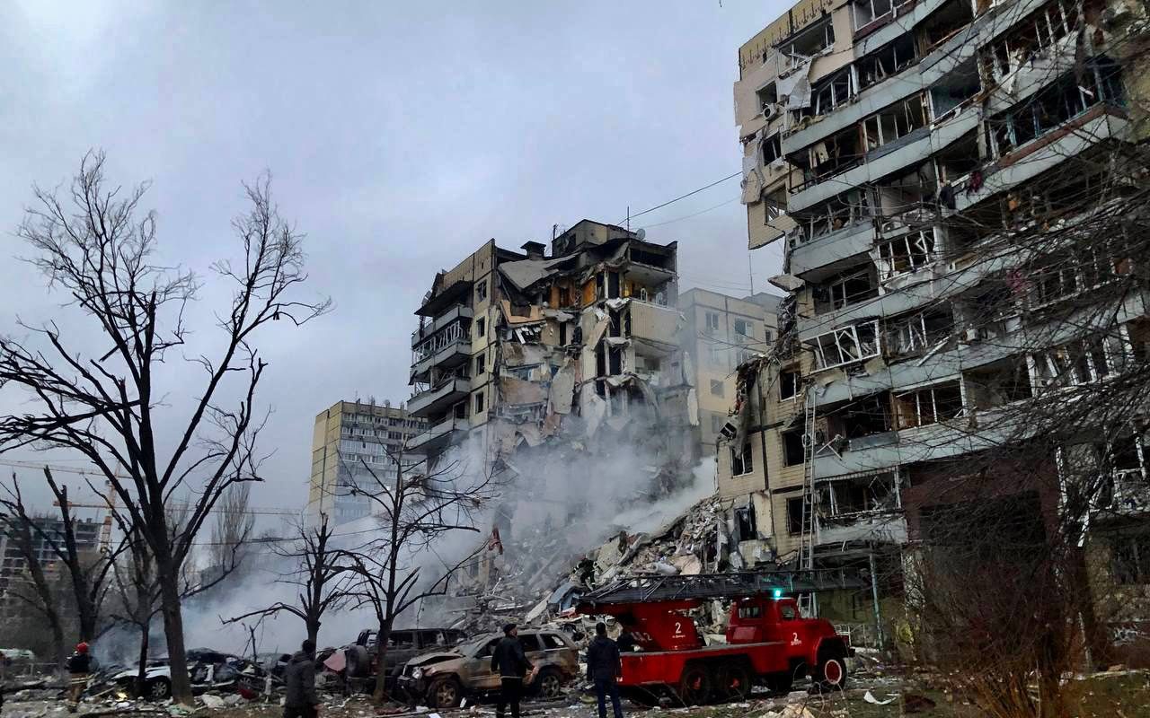 Atacuri aeriene ruși în dnipro: Doi morți Cel puțin două persoane au fost ucise și alte trei rănite în urma unor atacuri aeriene rusești asupra unor districte din regiunea Dnipro, în estul Ucrainei