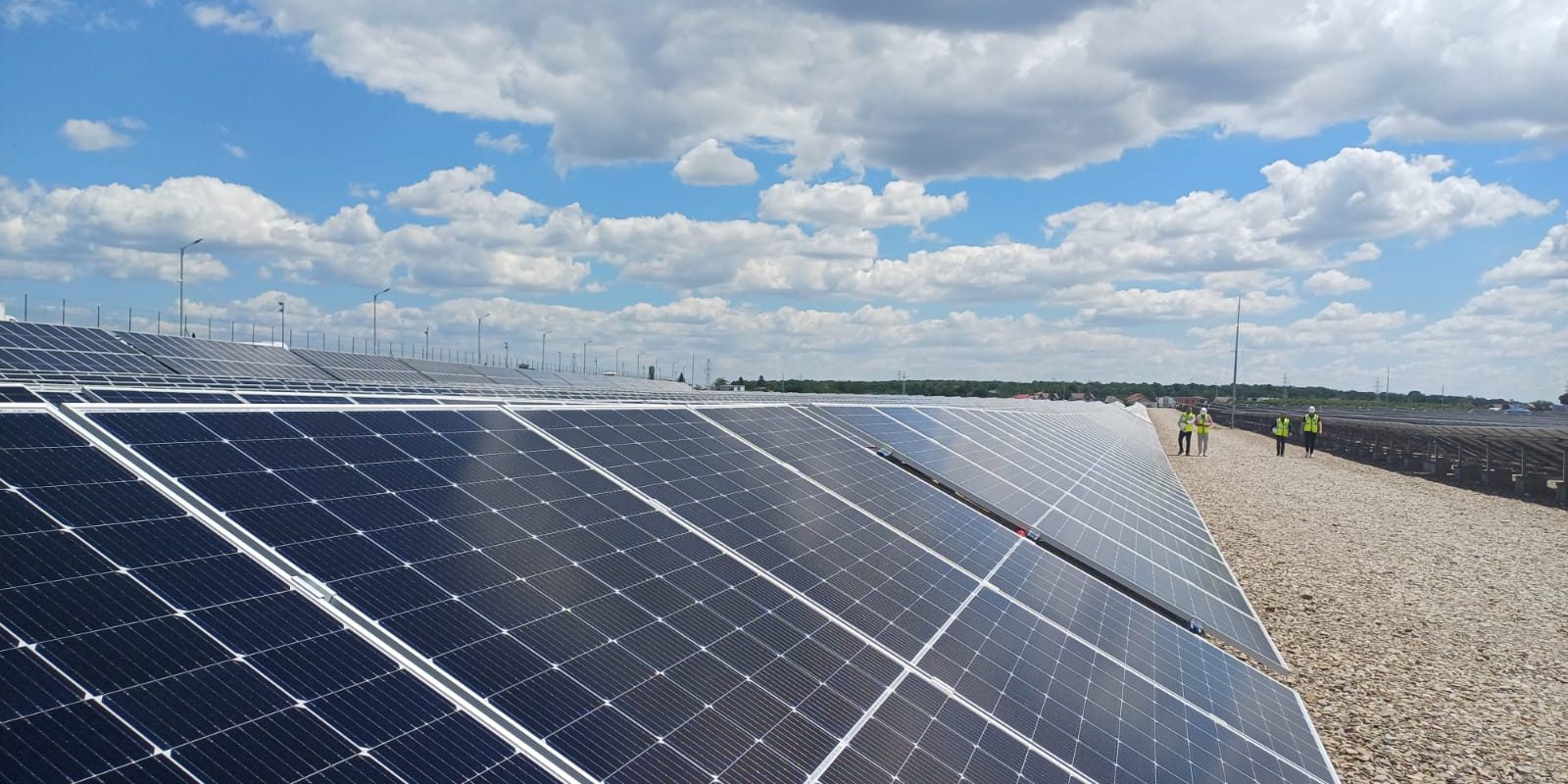 Băieții deștepți din energie scot la vânzare parcuri solare pe OLX