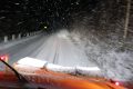 Zăpadă pe șoselele din Vâlcea: DN7A, blocat. Intervin utilajele