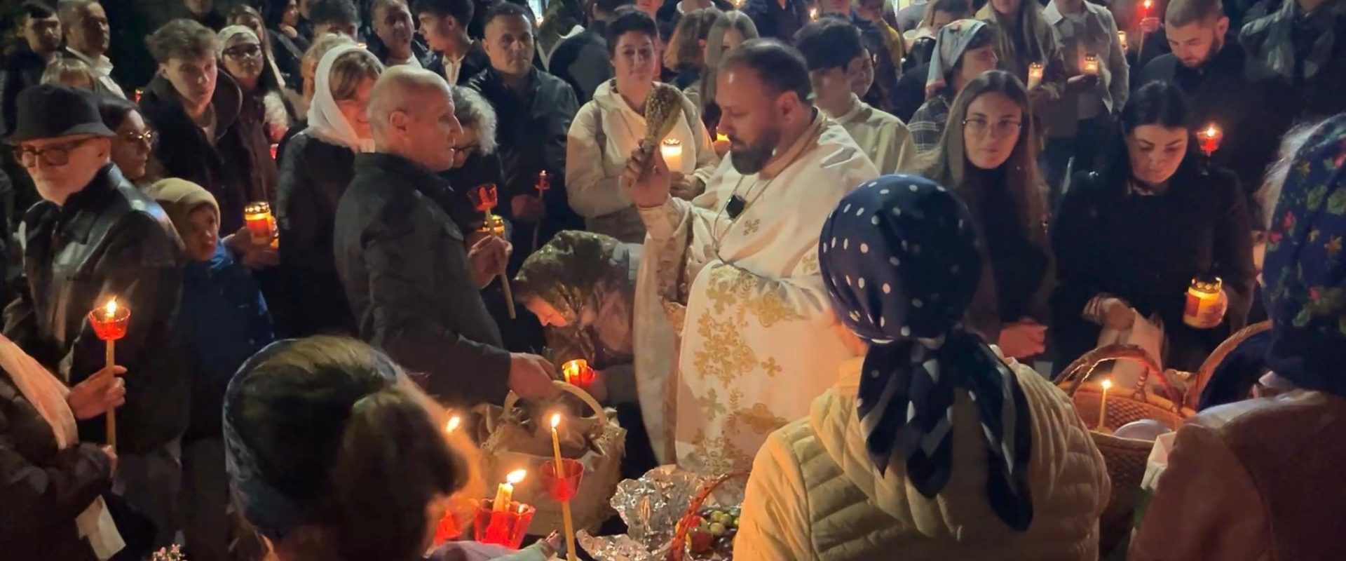 Credință și lumină: Peste o mie de români, la Bergamo pentru tradiție