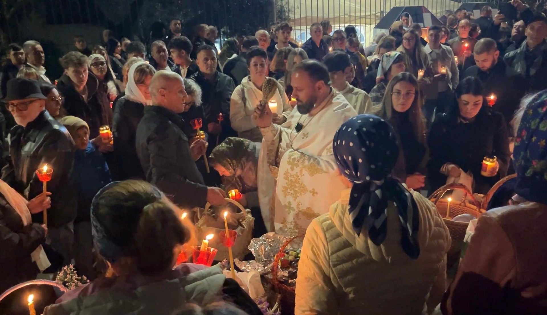 Credință și lumină: Peste o mie de români, la Bergamo pentru tradiție