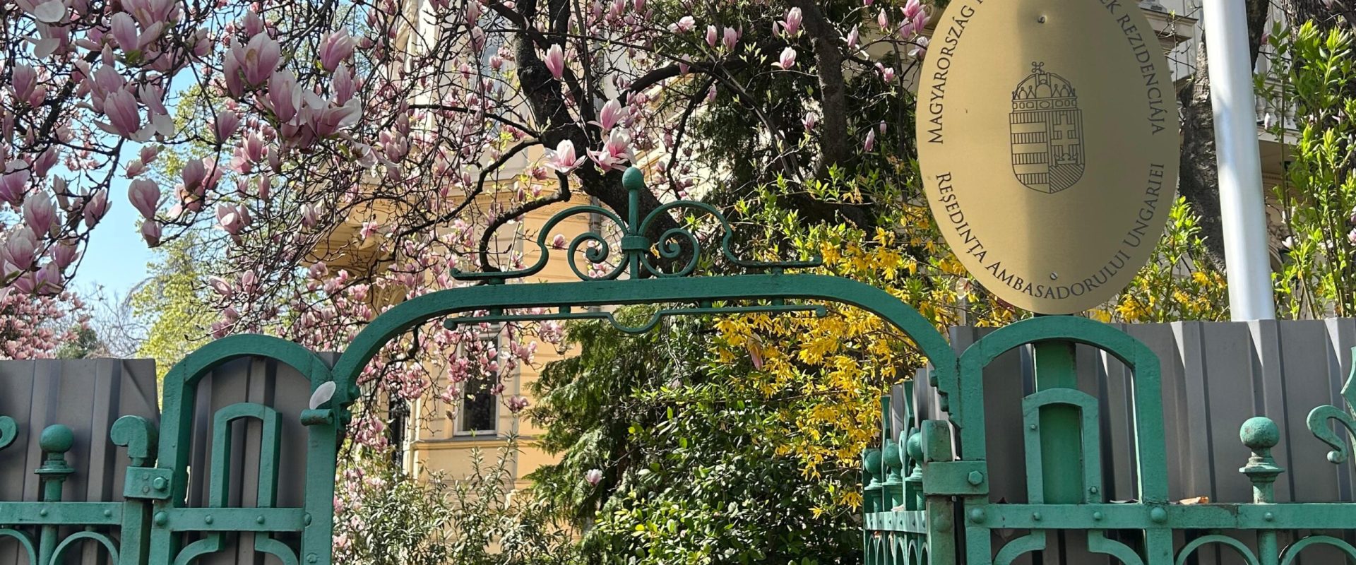 Înfrângerea lui Viktor Orban, văzută din Ambasada Ungariei la București