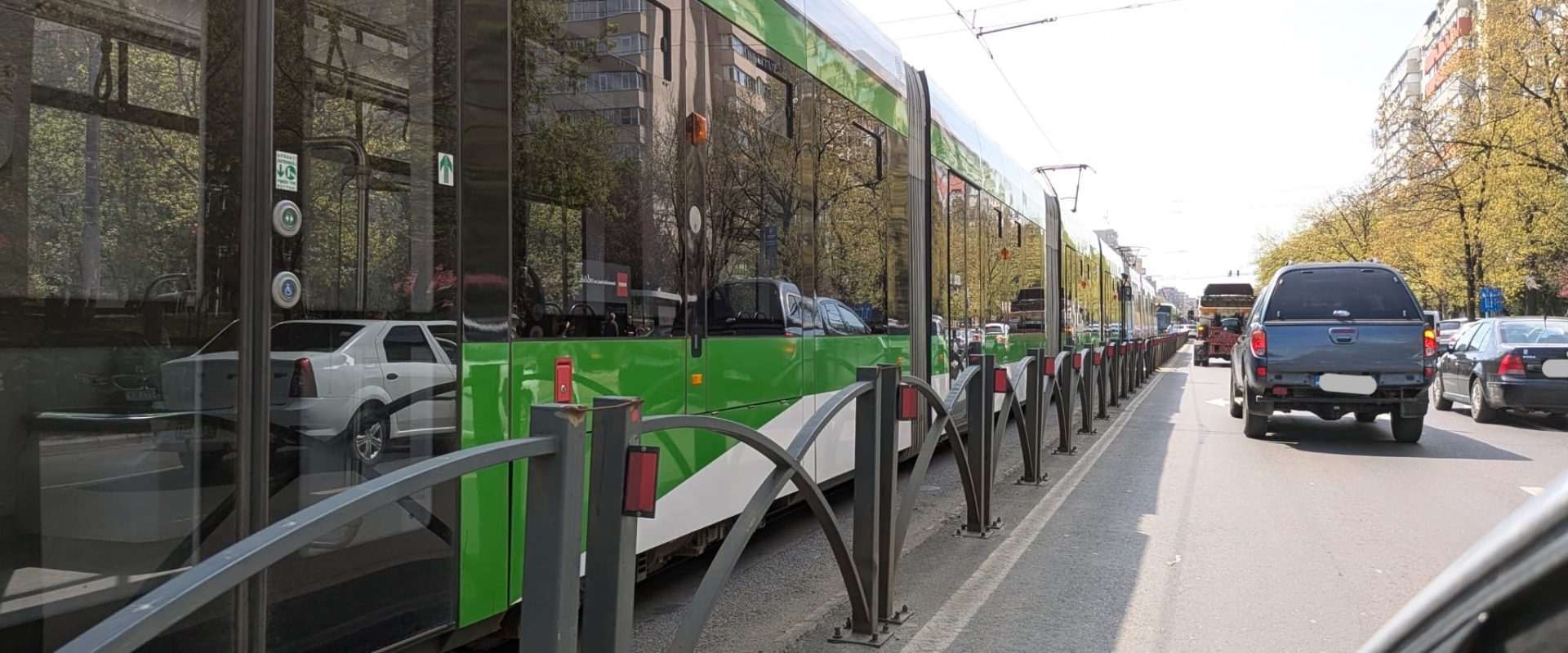 Linia 21, blocată pe Șoseaua Colentina: Un călător STB are nevoie de ajutor