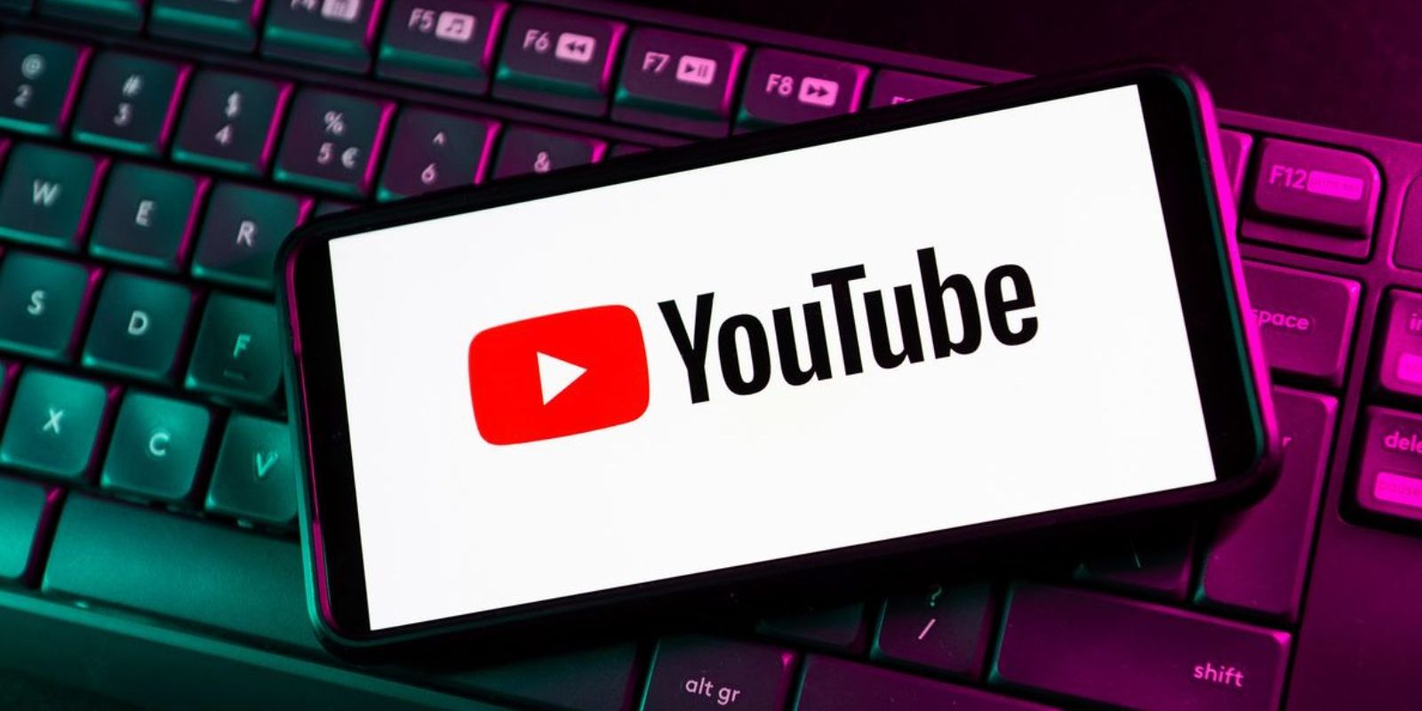 YouTube, platforma care a revoluționat modul în care consumăm informații și divertisment, a împlinit recent aproape două decenii de existență