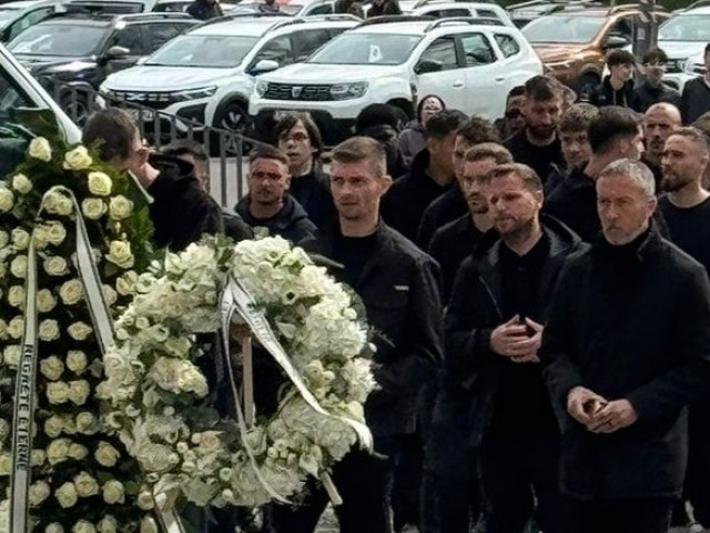 Florin Tănase, sfâșiat de durere la sicriul lui Mircea Lucescu: ”Acum 10 zile…”