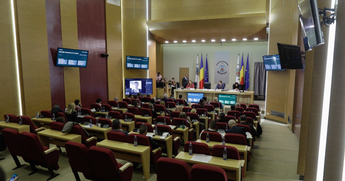 Bucureștiul: Peste o sută de locuri de muncă, desființate de CGMB Un număr de 1.272 de posturi din aparatul de specialitate al primarului general al municipiului București vor fi restructurate, în urma deciziei Consiliului General al Municipiului București (CGMB), de joi