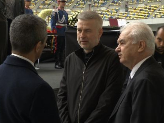 Răvășitor: Răzvan Lucescu, gest emoționant la funeraliile lui Mircea Lucescu