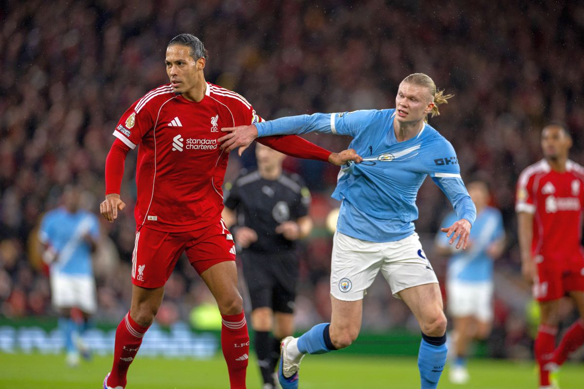 Manchester City – Liverpool, duel de gală în sferturile Cupei Angliei Marea confruntare din sferturile de finală ale Cupei Angliei a avut loc sâmbătă, pe stadionul „Etihad”, unde Manchester City a primit vizita campioanei en-titre din Premier League, Liverpool