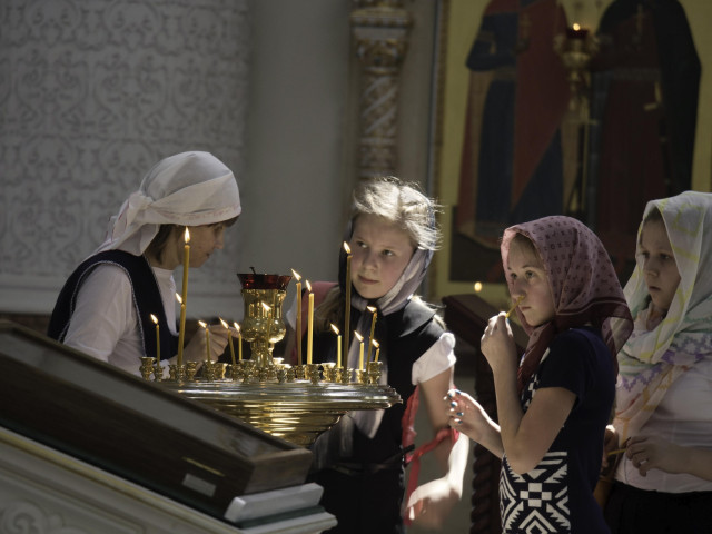 Când pică PAȘTELE? Calendarul ortodox vs. Catolic în următorii 10 ani. Diferențe șocante!