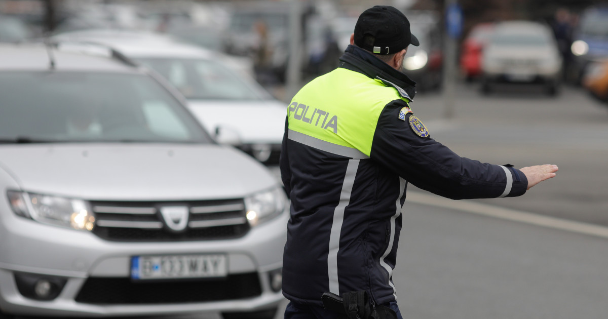 Echipamente auto obligatorii în 2026: Amenzi USTURĂTOARE pentru șoferi