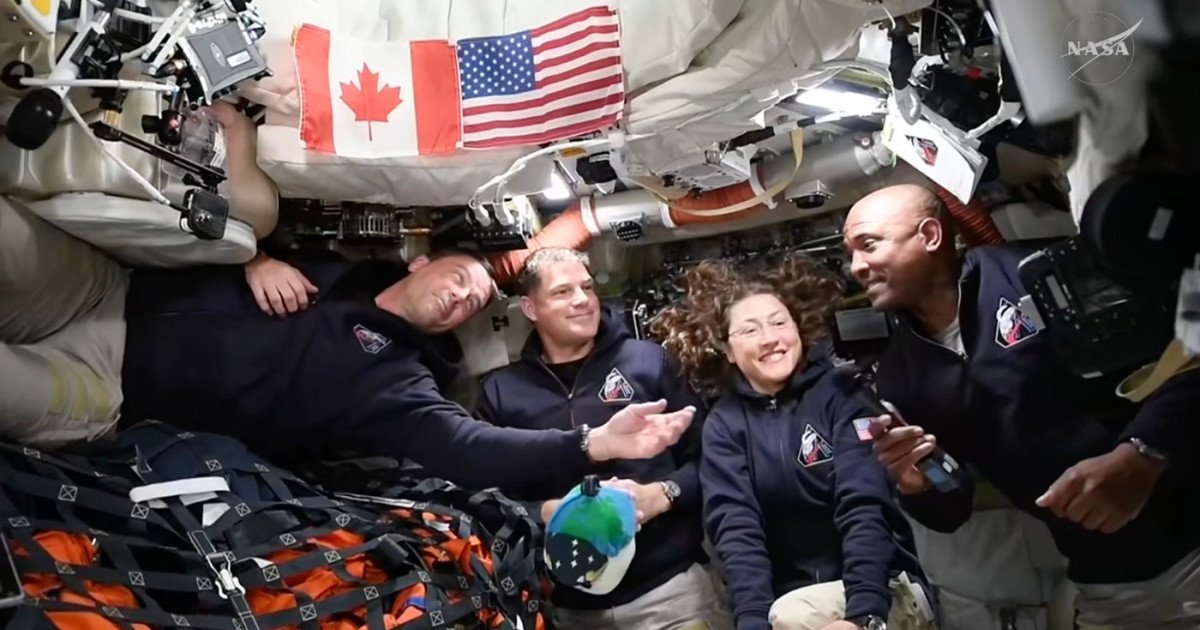 Misiunea Artemis 2 atinge punctul culminant: astronauții vor orbita Luna după mai bine de jumătate de secol La mai bine de cinci decenii de la ultima misiune cu echipaj uman care a zburat dincolo de orbita Pământului, omenirea se pregătește pentru o nouă premieră