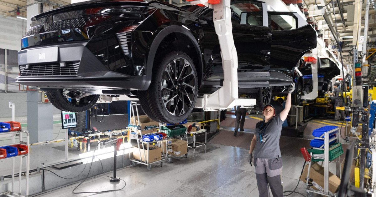 Renault dă afară masiv: Până la 20% din ingineri, pe lista de concedieri