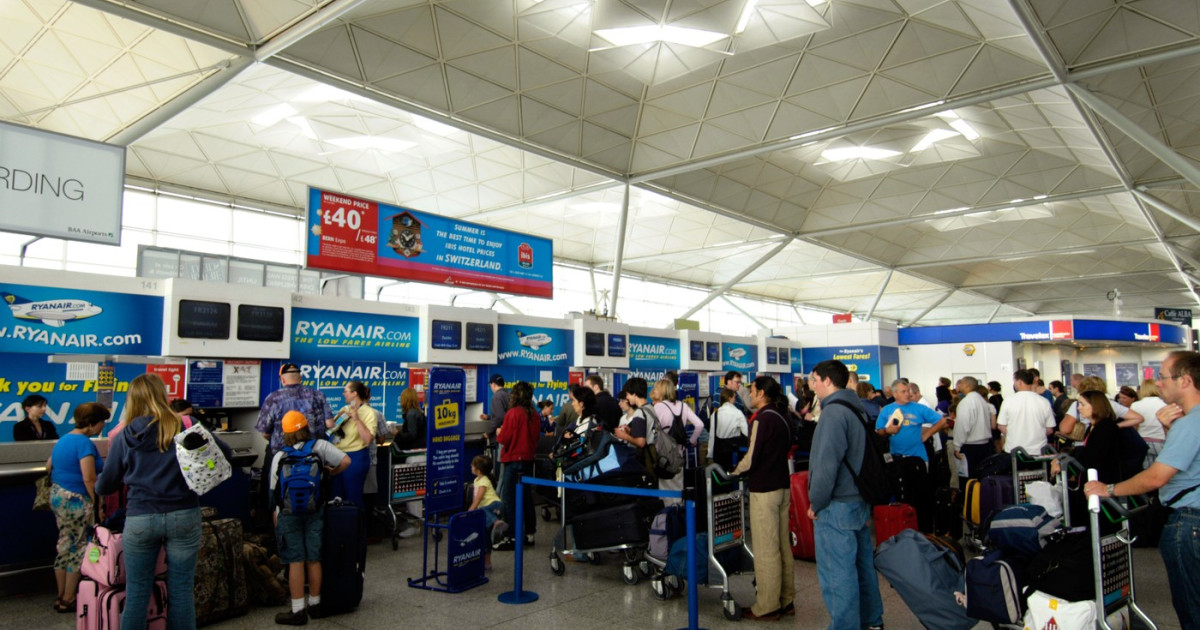 RYANAIR dă vestea: Închiderea ghișeelor, mai devreme cu 20 de minute