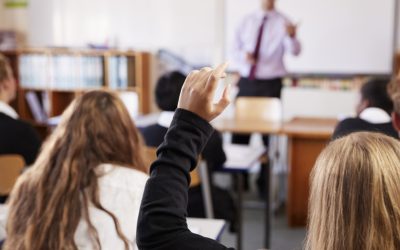 Guvernul deblochează posturile din învățământ: Concursuri și în preuniversitar, și la universități