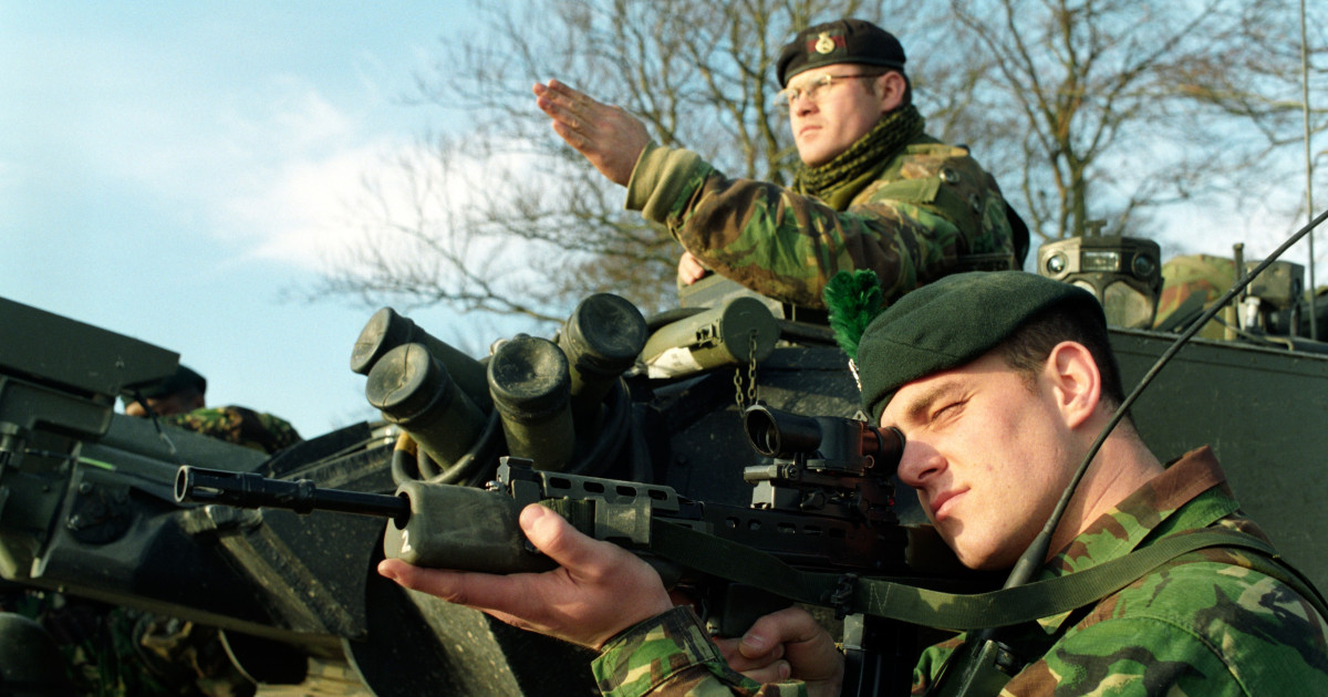 Tinerii din Europa refuză să lupte: De ce nu apără o țară care nu-i apără?