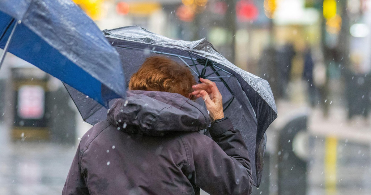 Vreme extremă: Cod galben și portocaliu în România, viscol, ploi și vânt, harta afectată