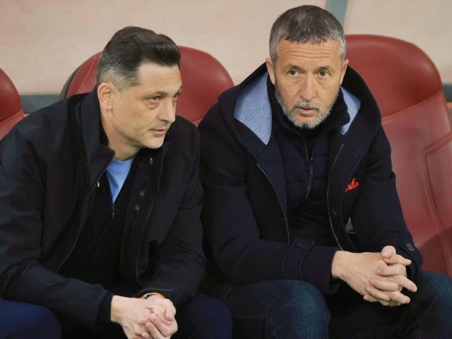 Rădoi schimbă tactica la FCSB: Cum arată echipa pentru meciul cu FC Botoșani Antrenorul Mirel Rădoi continuă să ajusteze formula de joc a echipei FCSB, pregătind o nouă serie de modificări pentru meciul cu FC Botoșani