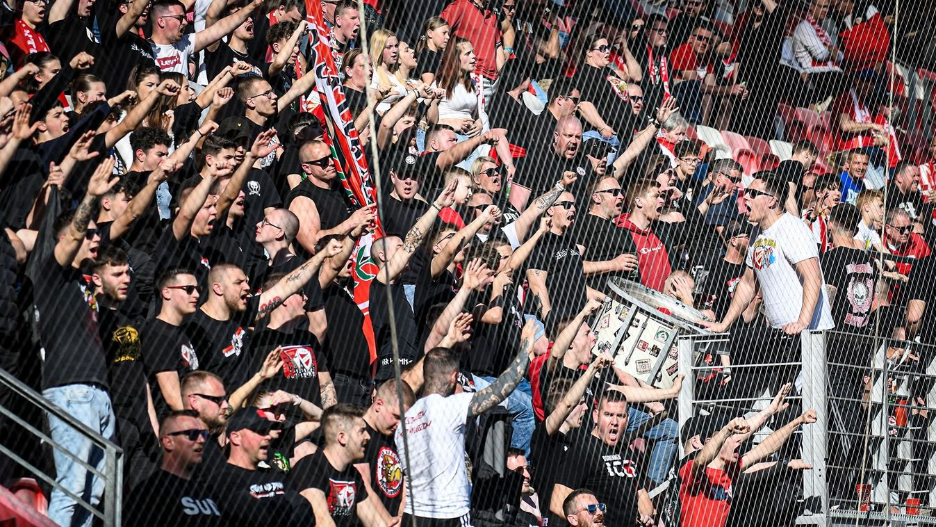 Suporterii maghiari de la Diosgyőr, alături de echipa pe „vaporul” în derivă