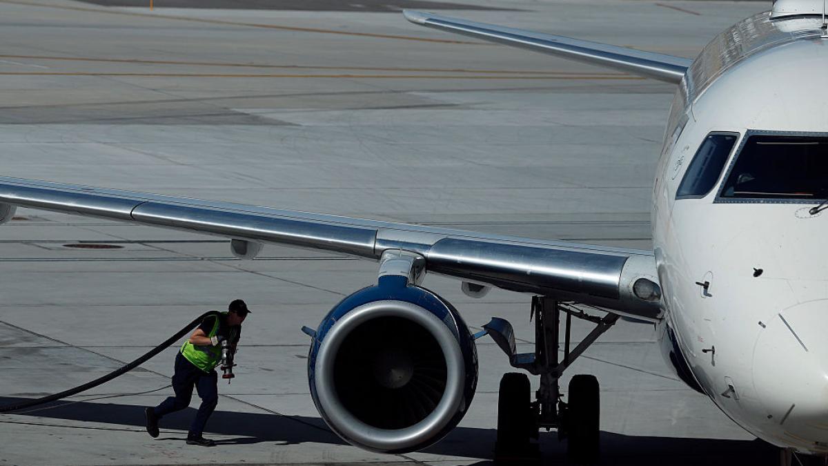 Atenție, Europa: Aeroporturile, fără combustibil în trei săptămâni