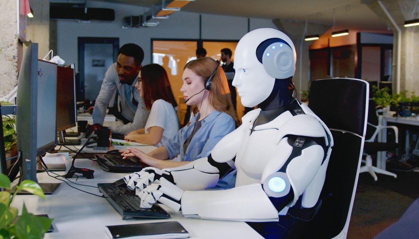 Ai nu-ți fură jobul, deocamdată. Ce au aflat cercetătorii despre roboți și muncă