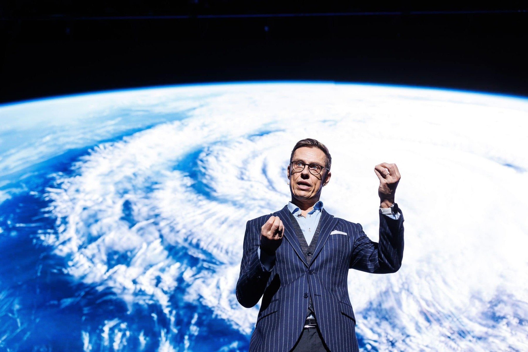 Stubb: „Un NATO mai european” prinde contur în discuția cu Trump Președintele Finlandei, Alexander Stubb, a discutat telefonic cu fostul președinte american Donald Trump, miercuri, despre viitorul Alianței Nord-Atlantice