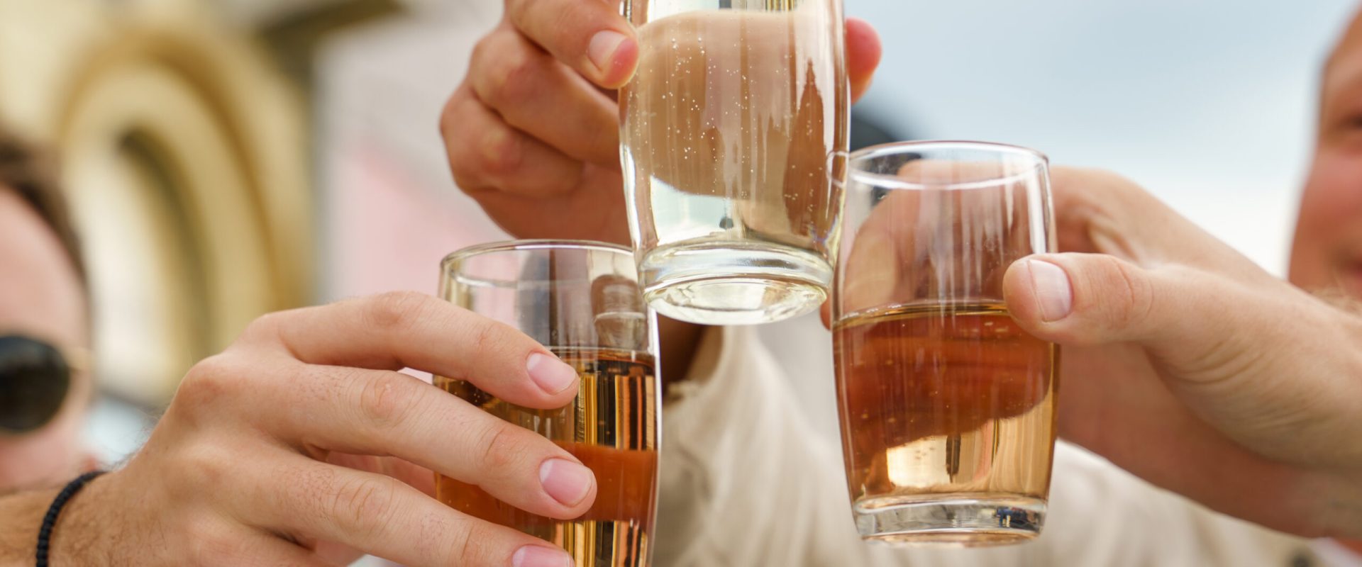 Masa de Paște, capcana invizibilă: Cum eviți pericolul și petreci liniștit