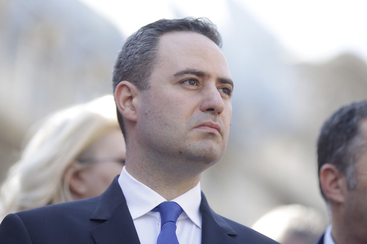 Finanțele, împrumut record pe fondul crizei politice din România