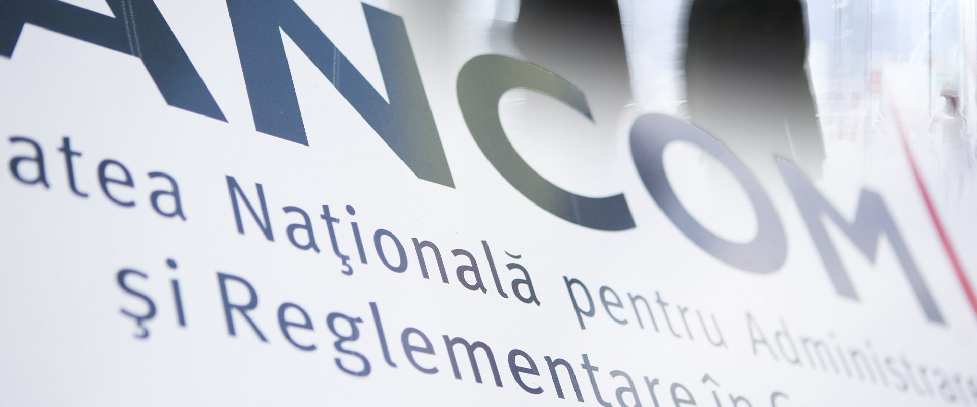 Fost politician, salariu de 8.700 euro net la ancom