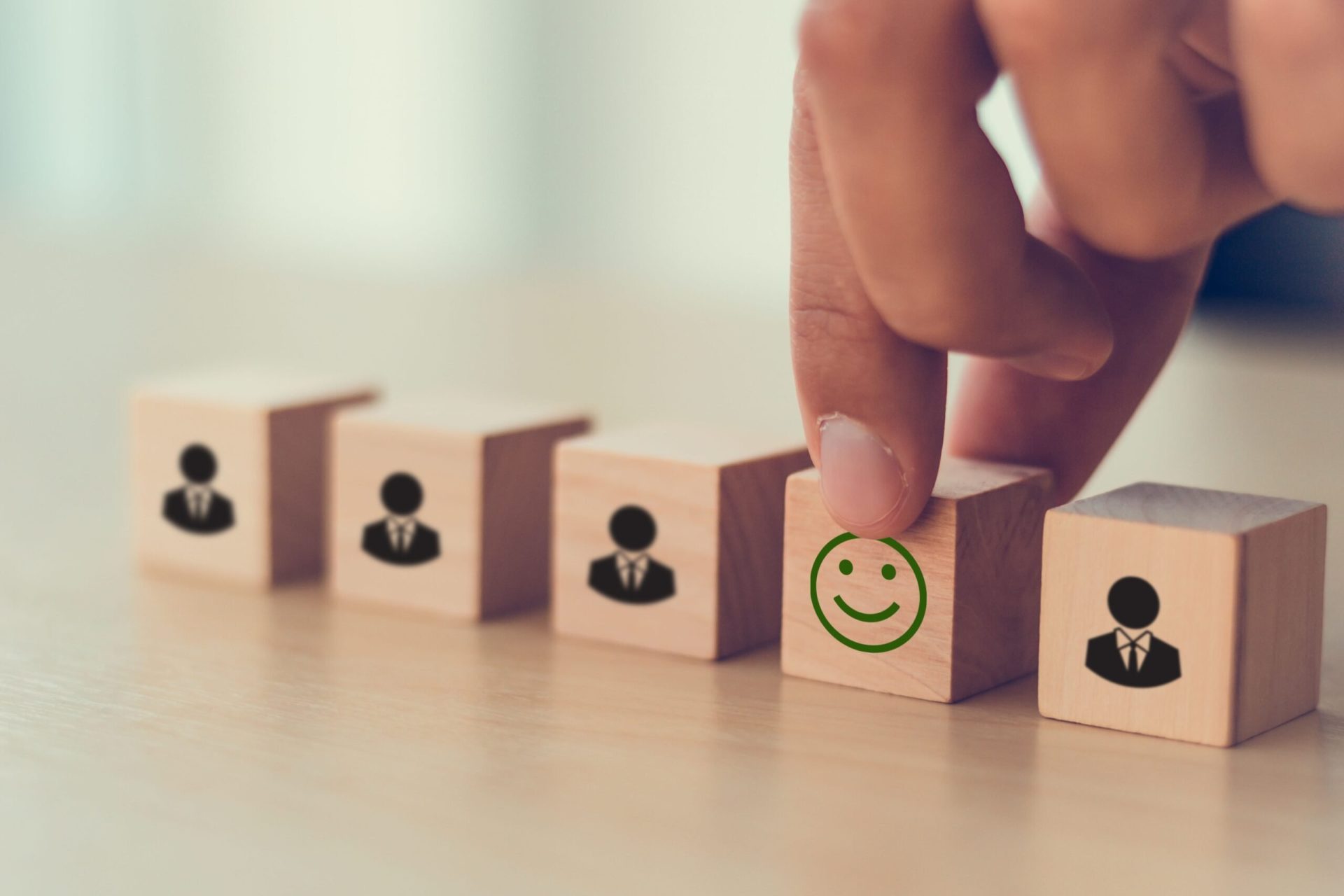 Zilele libere legale în Europa: Beneficii pentru angajați, costuri pentru economii Europa se confruntă cu o dilemă economică: echilibrarea beneficiilor pentru angajați oferite de zilele libere legale cu potențialele pierderi de producție