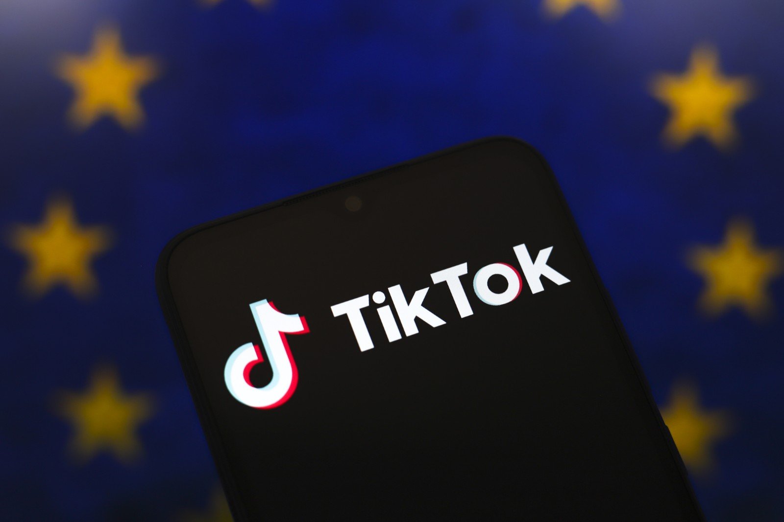 TikTok investește încă un miliard de euro în Finlanda, extinzând infrastructura europeană Platforma de socializare TikTok a anunțat o nouă investiție de un miliard de euro într-un centru de date în Lahti, Finlanda