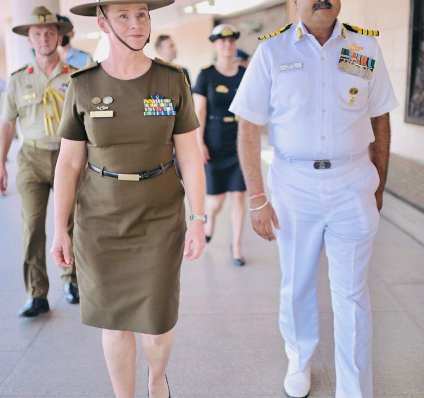 Armată de temut, condusă de o femeie. O premieră mondială!