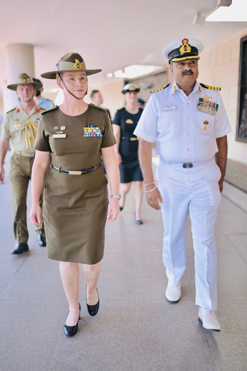 Armată de temut, condusă de o femeie. O premieră mondială!
