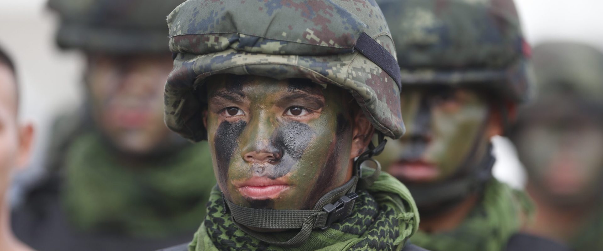 De ce aleg bărbații să devină militari în Armata Thailandei?