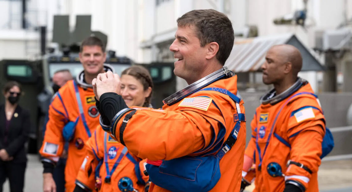 Meniul secret al astronauților în misiunea artemis 2: Ce mănâncă în spațiu