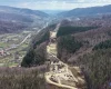 VIDEO spectaculos: Autostrada-minune, ridicată în Carpați, sfidează România