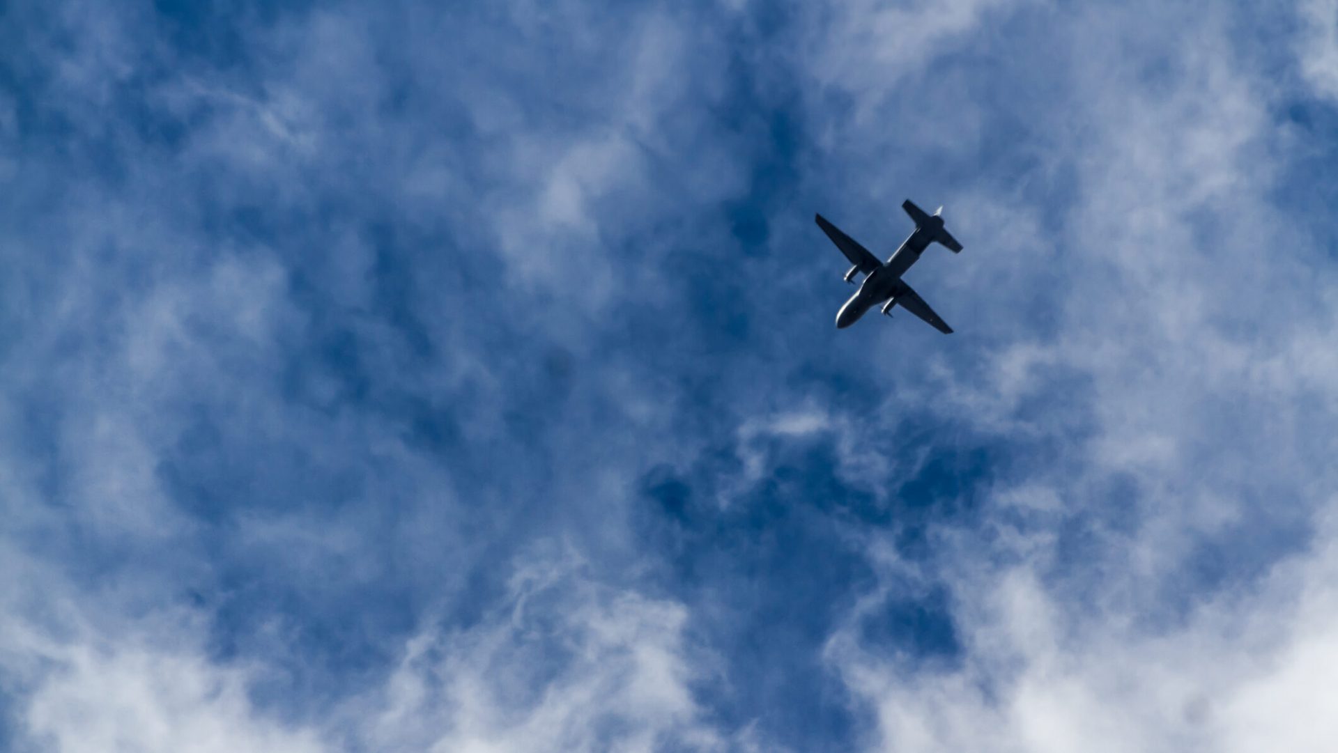 Avioane: Paturi în clasa economică și reguli noi pentru pasageri (FOTO)