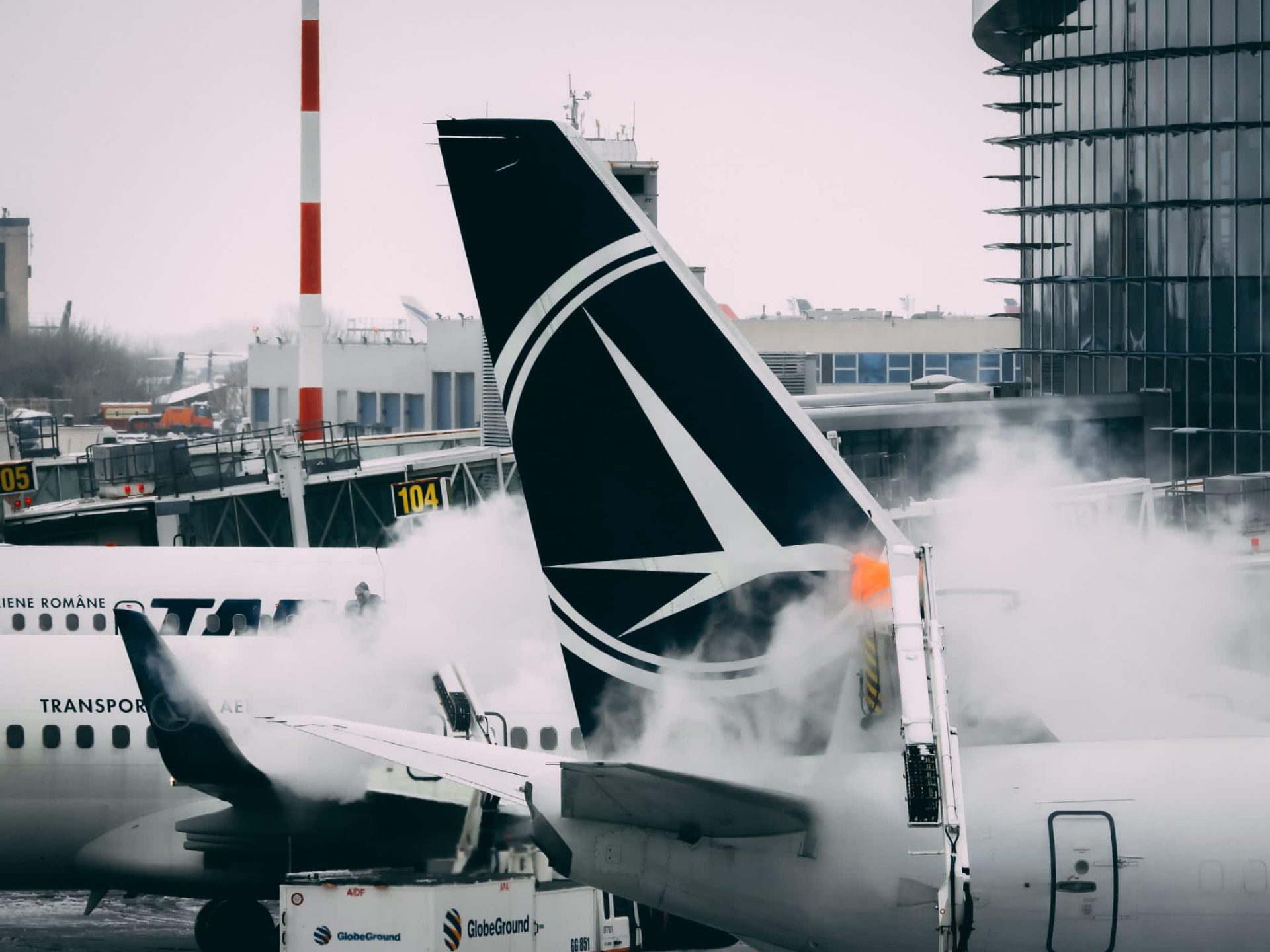 UE pregătește măsuri pentru combustibilul avioanelor: Criza de-abia începe