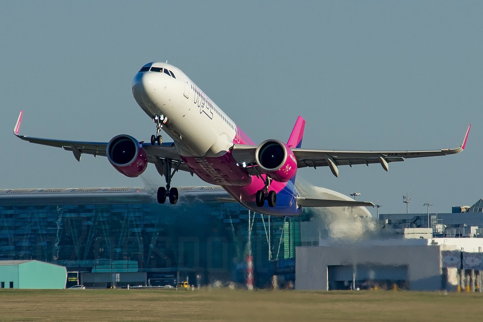 Wizz Air dă lovitura: Zboruri spre Croația, direct de pe Otopeni, din iulie