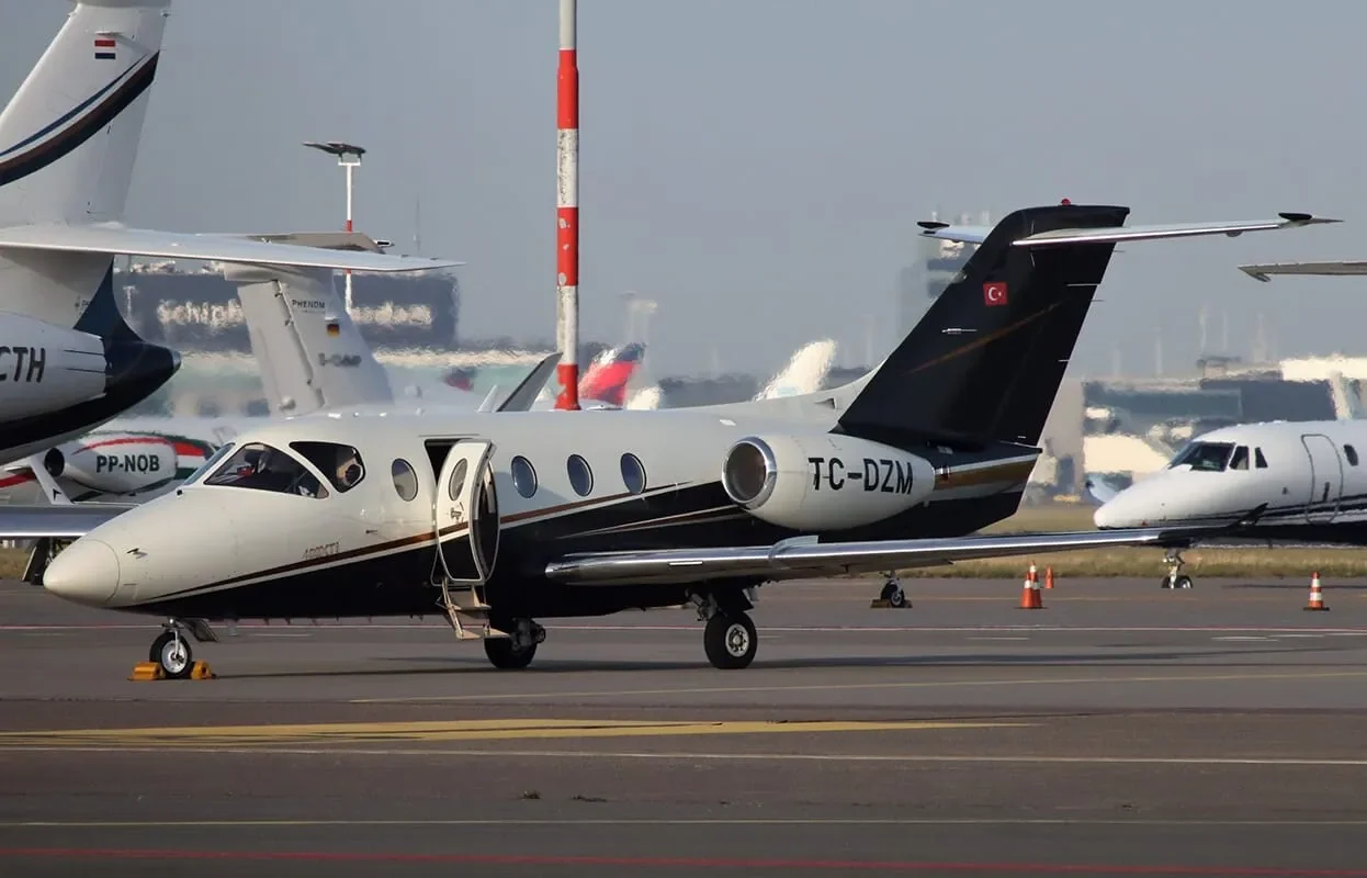 Sfânta Lumină a Învierii a ajuns în România. Avionul special, detalii exclusive despre zbor