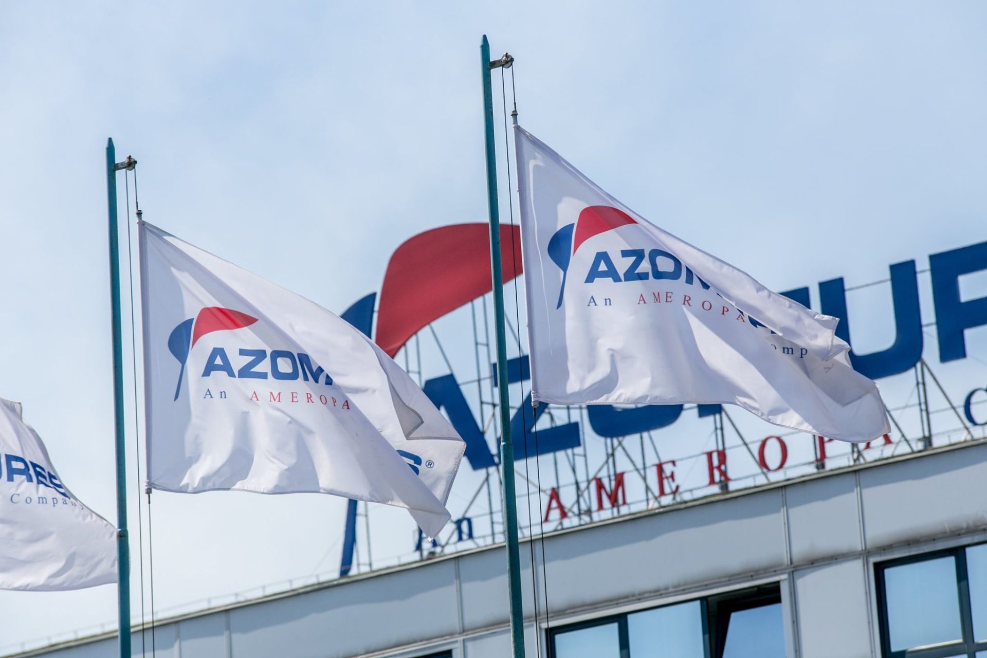 Protest AZOMUREȘ la Ministerul Energiei: Închidere, pericol major