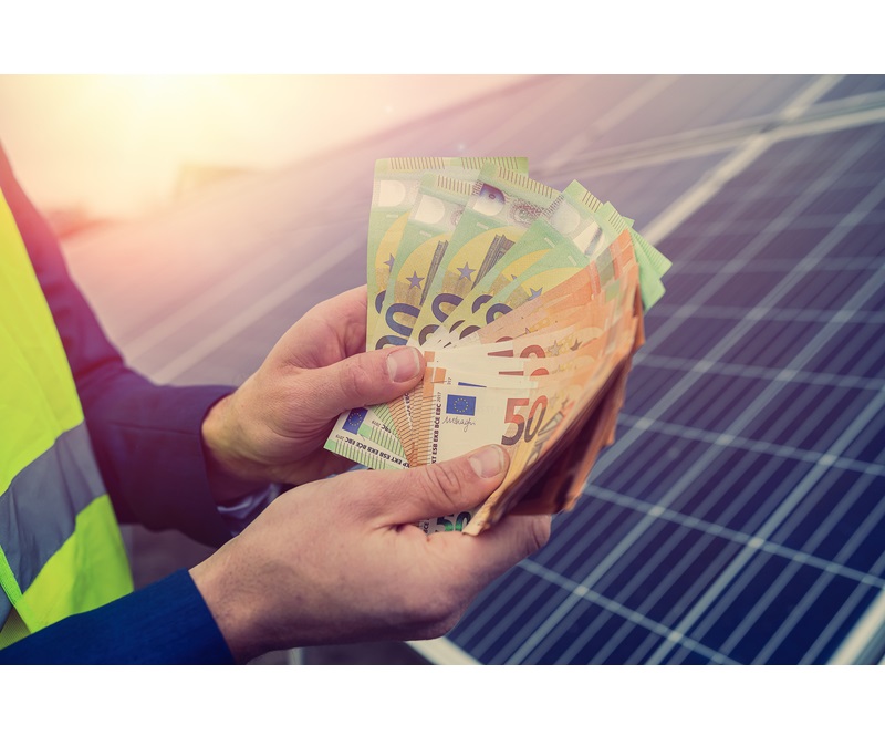 Fermierii și antreprenorii din industria alimentară, invitați să acceseze fonduri europene pentru energie solară București – Fermierii și antreprenorii români din sectorul alimentar vor putea accesa, în curând, fonduri europene nerambursabile de până la 20 de milioane de euro fiecare