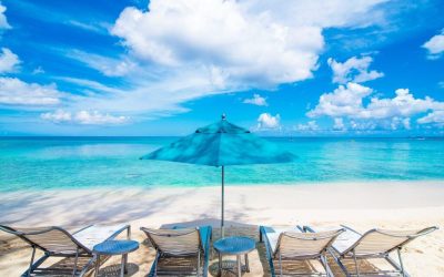 Unde scapă românii de vacanța scumpă: Țări unde te distrezi mai ieftin ca în România în 2026