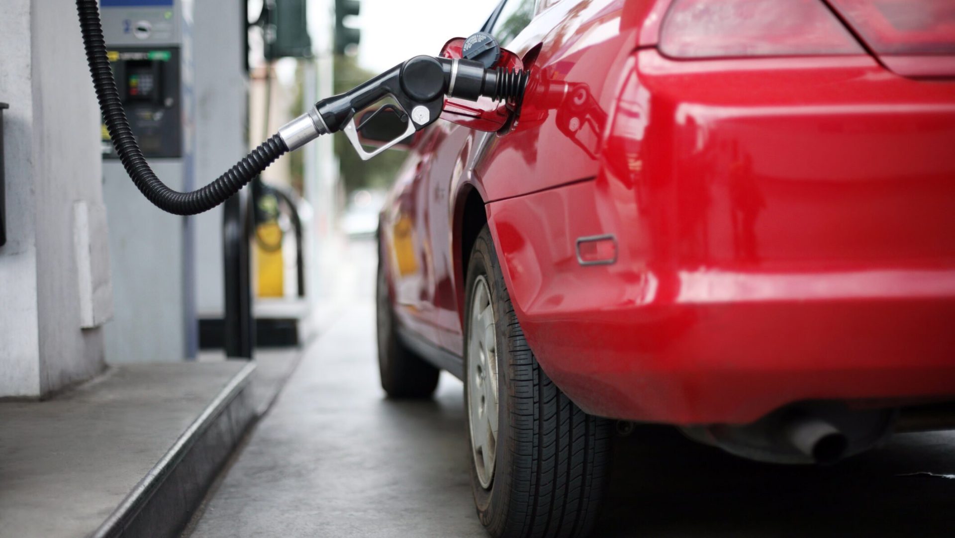 Rationarea carburanților, scenariu negru? irineu darău: „vom lua măsuri”