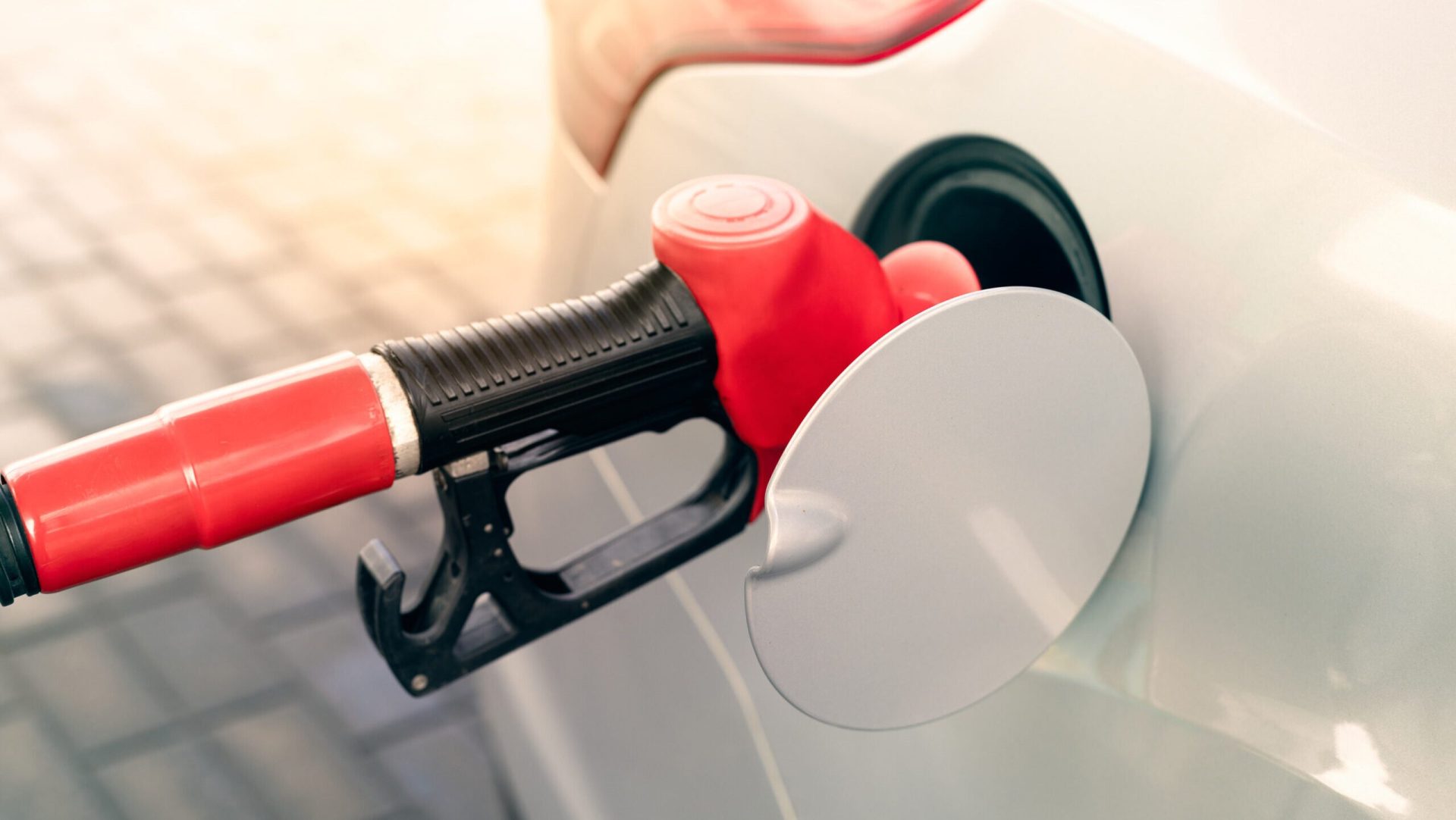 O reducere a accizei va genera o gaură de un milion de euro pe zi în bugetul statului, avertizează consultantul fiscal GABRIEL BIRIȘ, explicând că această pierdere va fi acoperită prin împrumuturi