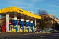 Prețul carburanților: Motorina și benzina se ieftinesc vineri în România. Cât plătești de Paște?
