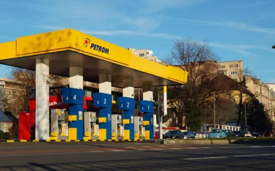 Prețul carburanților: Motorina și benzina se ieftinesc vineri în România. Cât plătești de Paște?