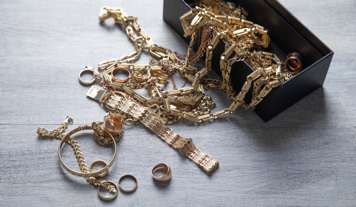 DIICOT, gafă uriașă: Bijuterii de 250.000 de euro, dispărute din Galați