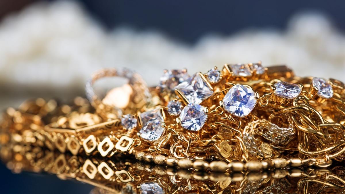 Bijuterii de 250.000 €, dispărute din DIICOT: Proprietara acuză fals în acte