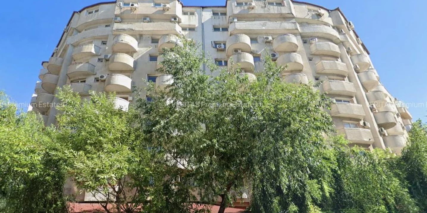 Bloc de nouă etaje din București, scos la vânzare: Ce avantaje are investiția?